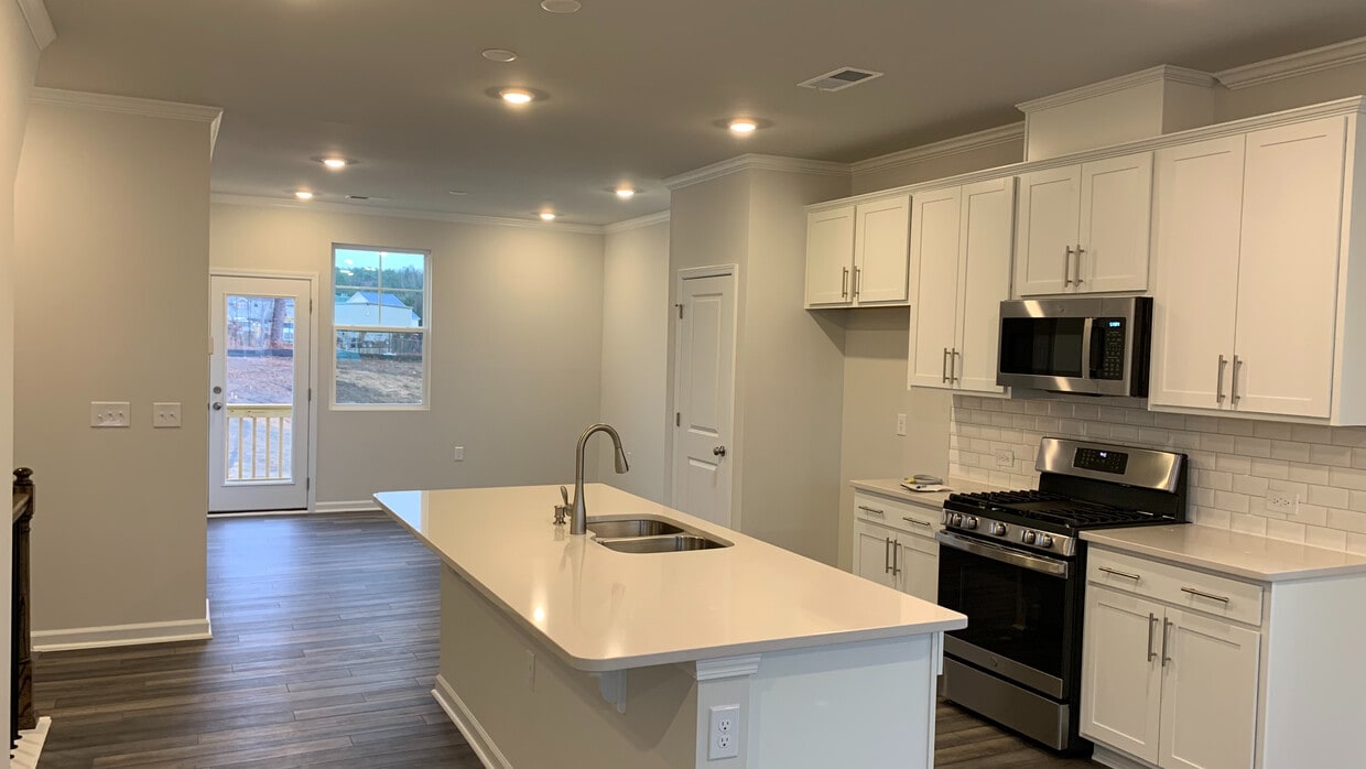 Foto principal - Room in Townhome on Chert Ln