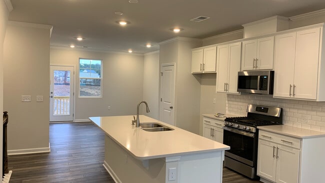 Building Photo - Room in Townhome on Chert Ln