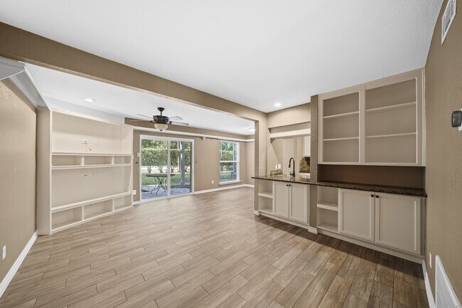 Building Photo - 39 Hideaway Dr