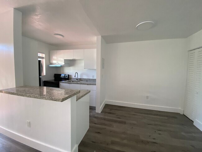 Foto del edificio - 13757 NE 3rd Ct