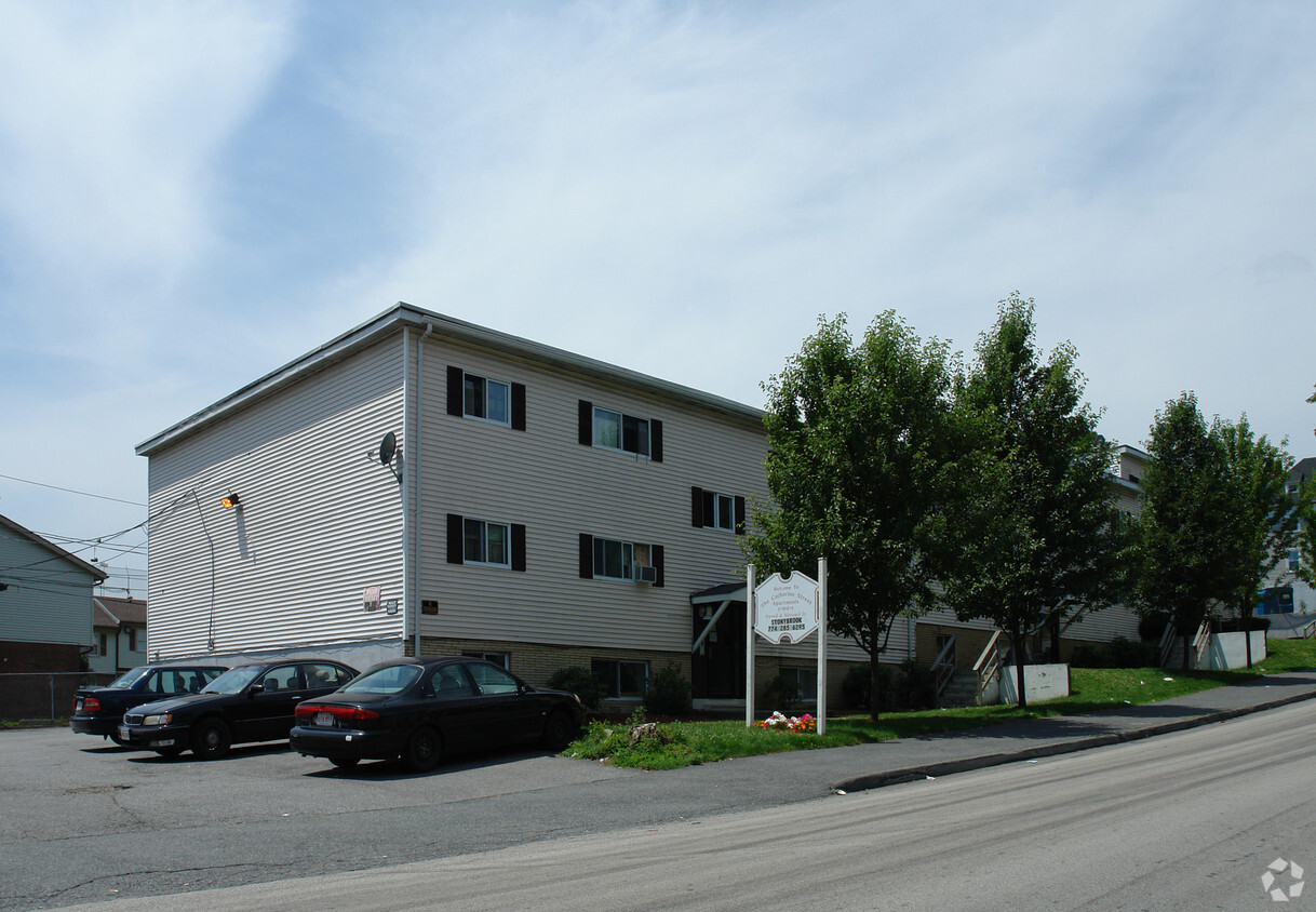 Primary Photo - Catharine Street Apartments