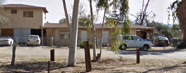 Foto del edificio - 23768 Hemlock Ave