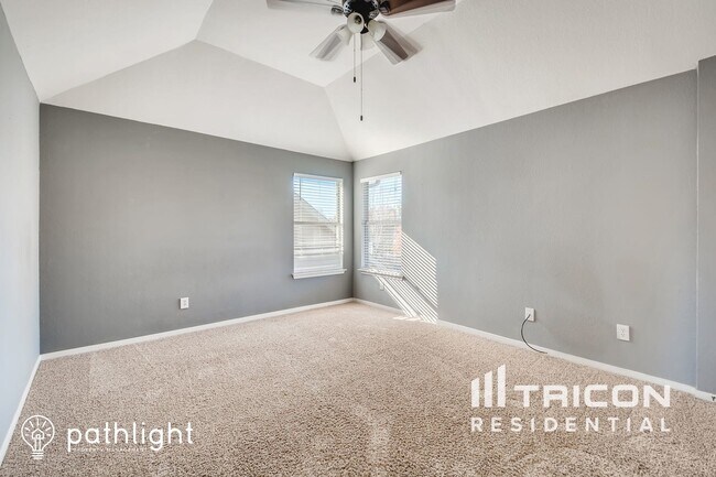 Foto del edificio - 6308 Pierce Arrow Dr