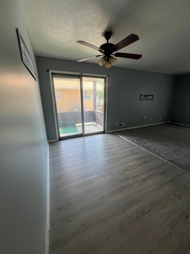Foto del edificio - 7903 Ackley Rd