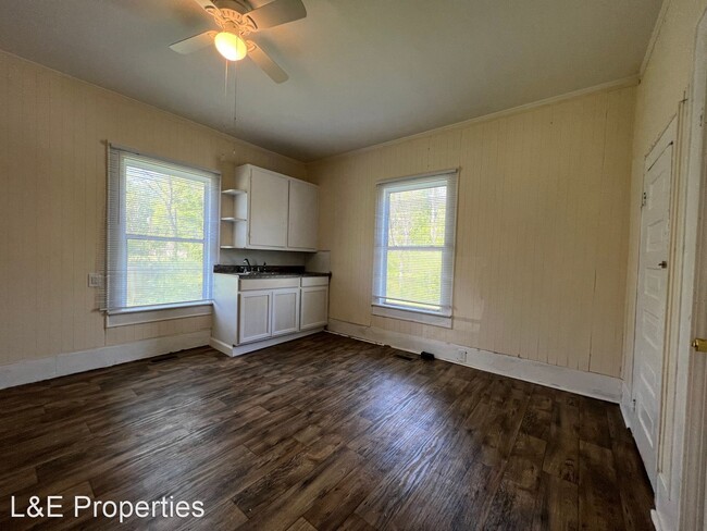 Foto del edificio - 1 br, 1 bath House - 622 Woodlawn Ave.