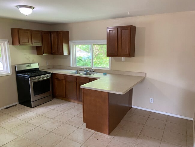 Building Photo - 4232 State Park Dr