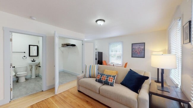 Interior Photo - Red Maple Apartments