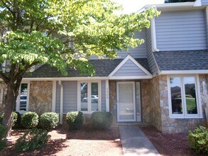 Building Photo - 5303 Summit Heights Dr