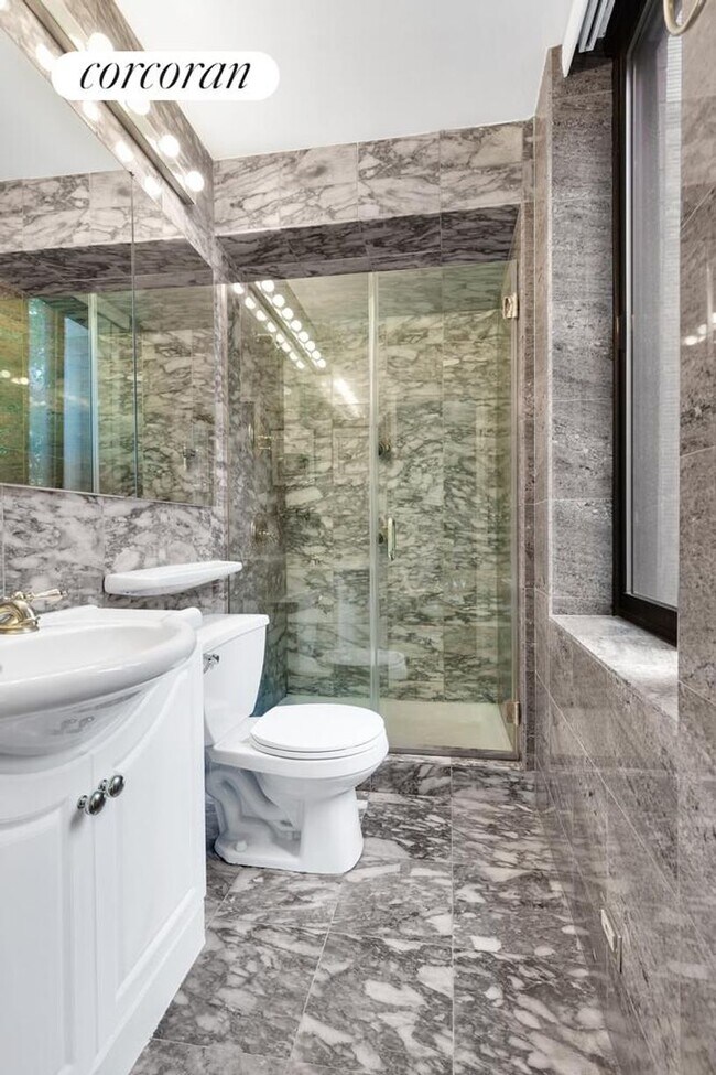 Foto del edificio - 111 E 30th St