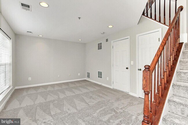 Building Photo - 103 Cameron Parke Ct