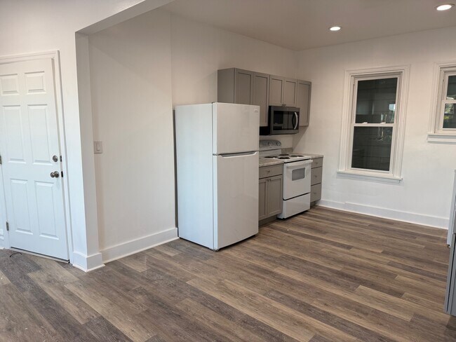 Foto del edificio - 104 Magee Ave