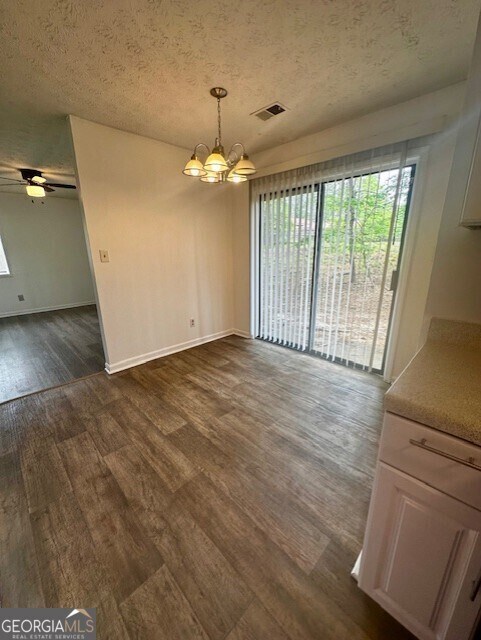 Foto del edificio - 8388 Glenwoods Terrace