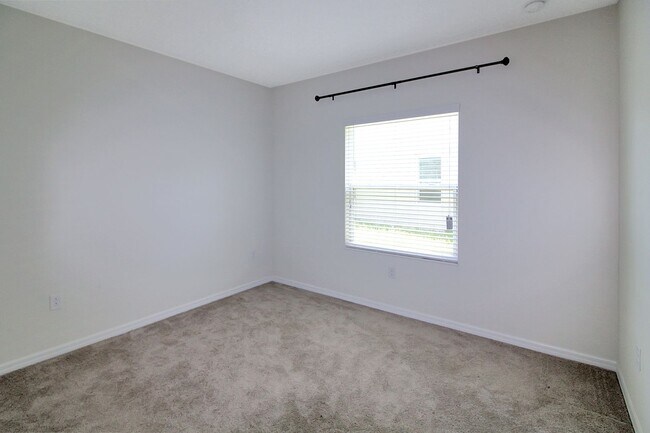 Building Photo - Windwood Annual Home for Rent
