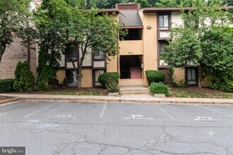 Building Photo - 11645 Stoneview Square