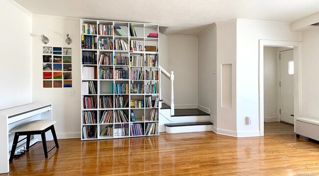 Building Photo - 63-123-123 Alderton St