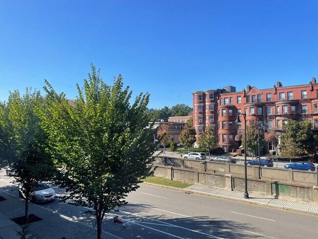 Foto del edificio - 919 Beacon St