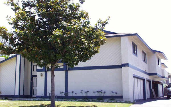 Building Photo - 11334 Magnolia Ave