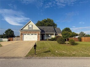 Building Photo - 150 Blacksmith Ln