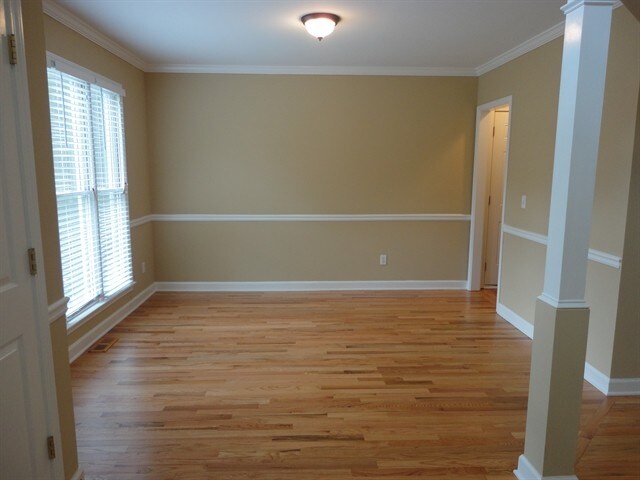 Building Photo - 216 Beaver Creek Lane