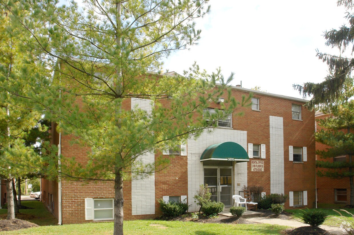 Foto principal - 3676 Cleveland Ave