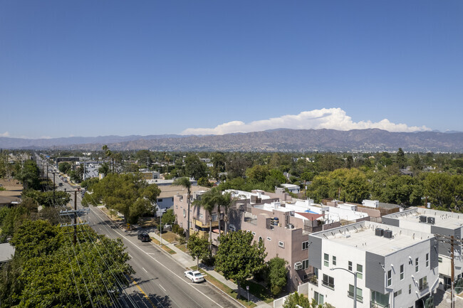 Aerial Photo - 5010 Cahuenga Blvd