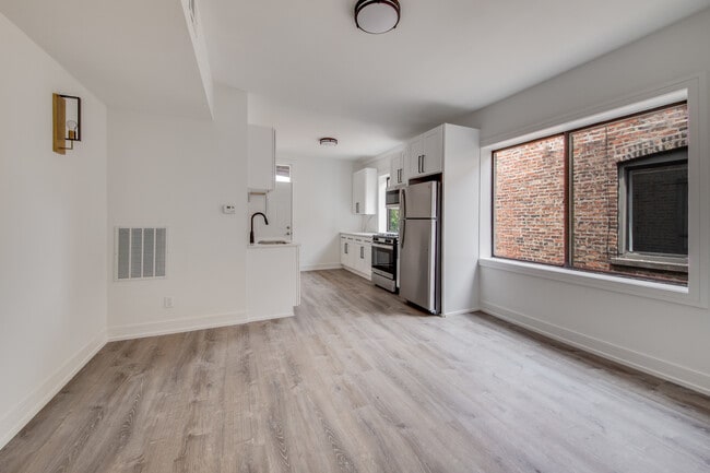 Foto del edificio - 3056 W Cortland St