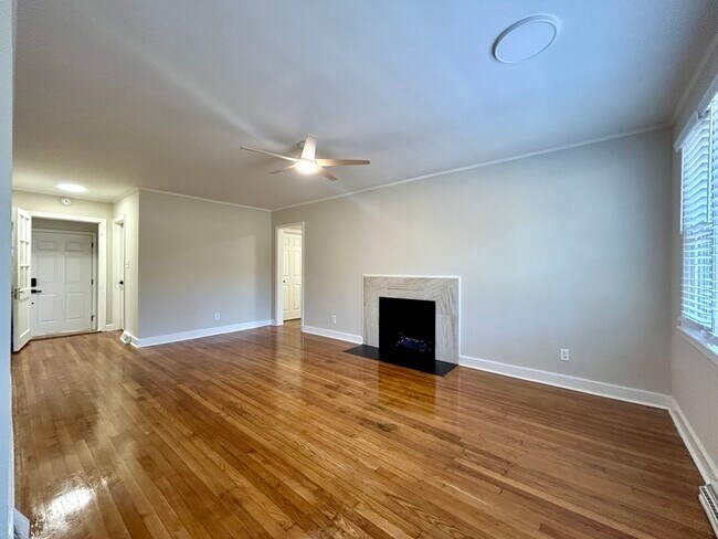 Building Photo - 900 Stanfield Dr