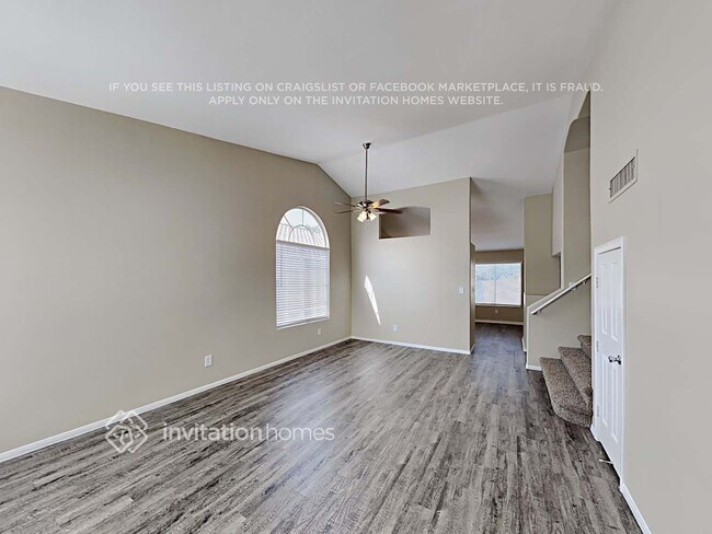 Foto del edificio - 5725 Pebble Rock Dr