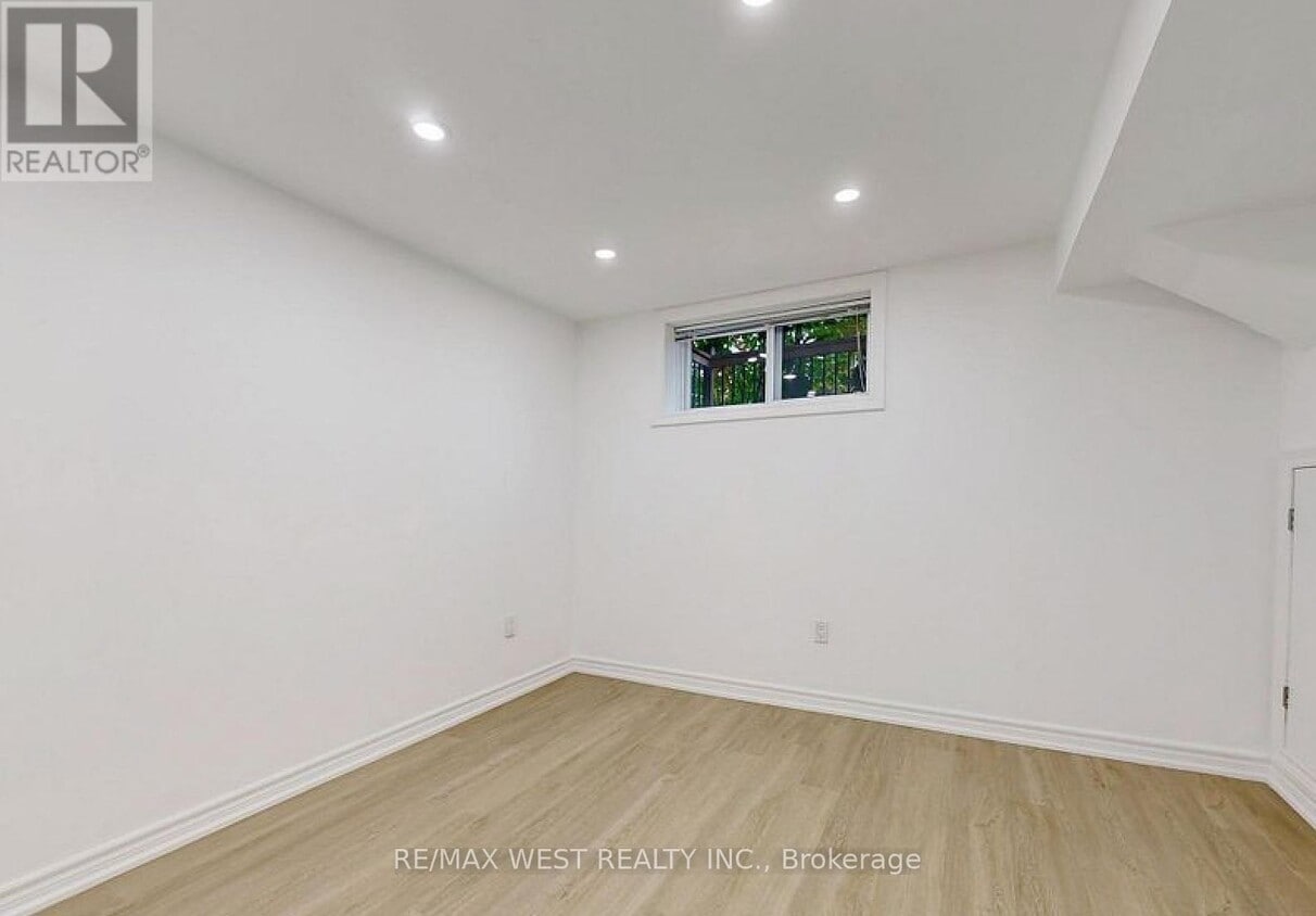 Building Photo - 138 Armitage Dr