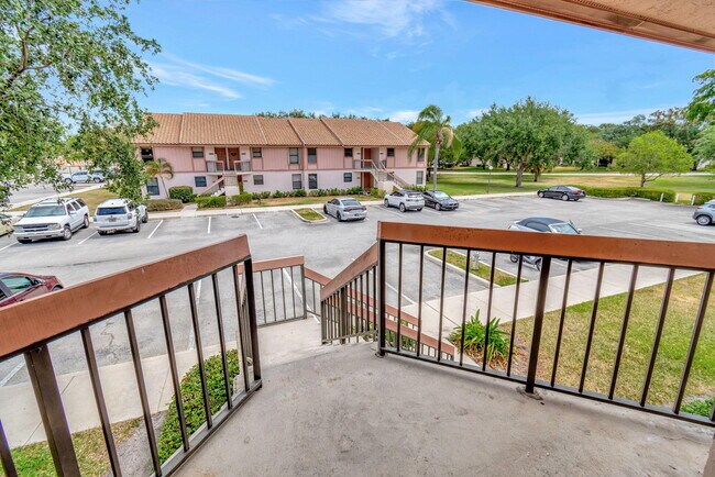 Foto del edificio - 3300 Jaywood Terrace