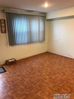 Foto del edificio - 254-10-254-60 60th Ave