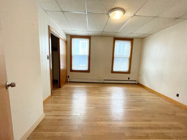 Building Photo - 5 Oswald St