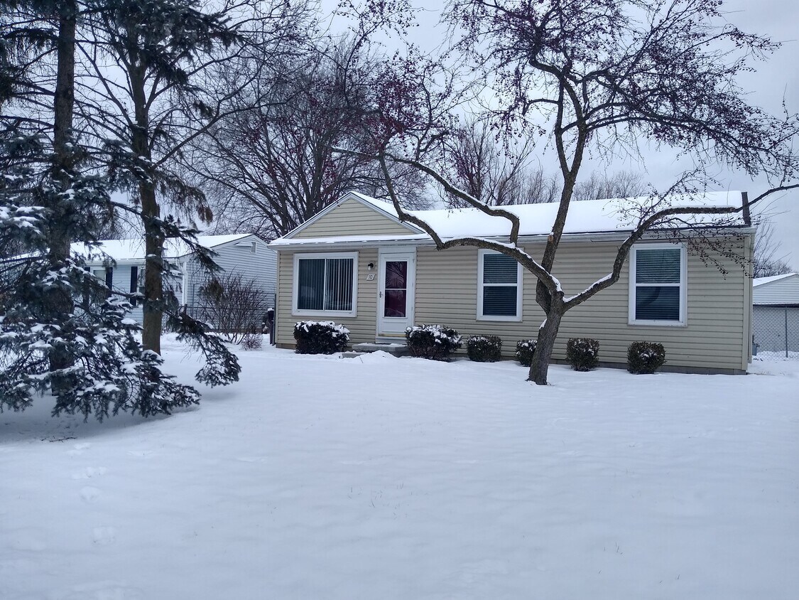 Primary Photo - 10 W Eden Ct