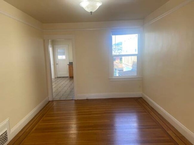 Foto del edificio - Lovely Exclesior Home with 2 Car Garage Pa...