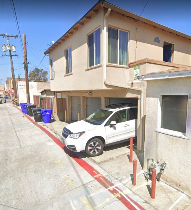 Foto del edificio - 819 Island Ct