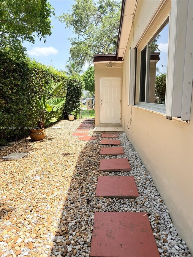 Foto del edificio - 9160 SW 73rd St