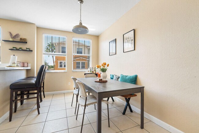 Building Photo - 770 Millbrae Ct