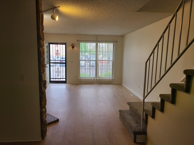 Building Photo - 14282 E Hawaii Cir