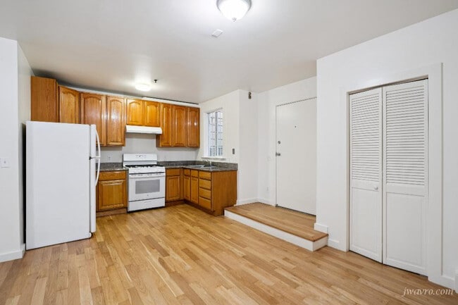 Building Photo - 647 Minna St