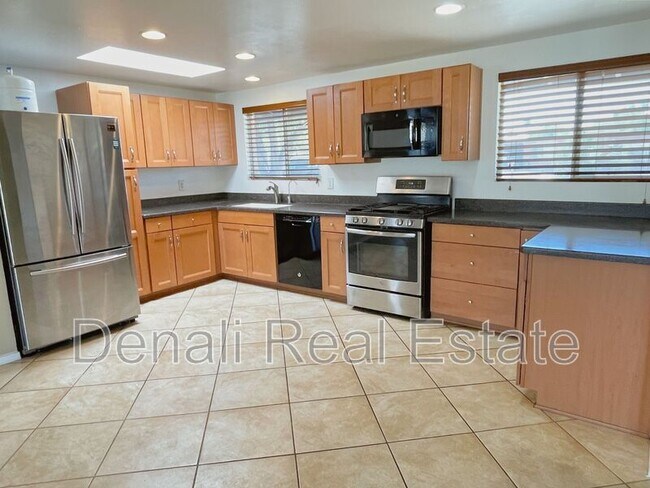 Foto del edificio - 8457 E Hawthorne St