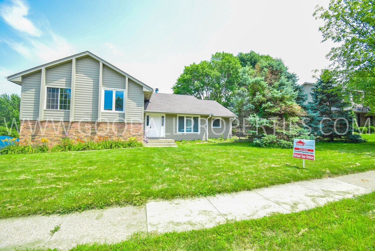 Primary Photo - Rent Special !!! 2 Bedroom 2 Bath Duplex w...