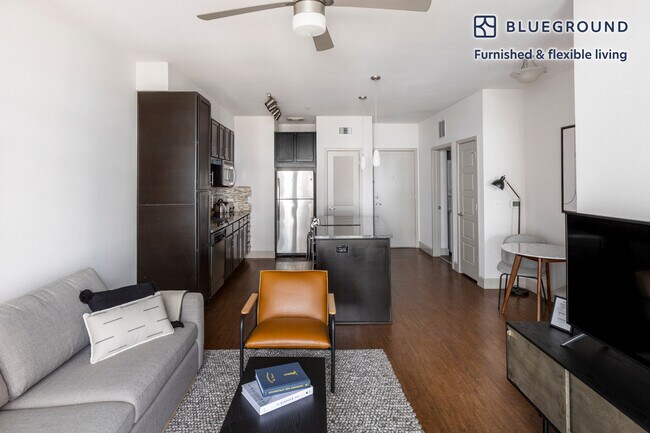 Building Photo - 1801 Chestnut Pl