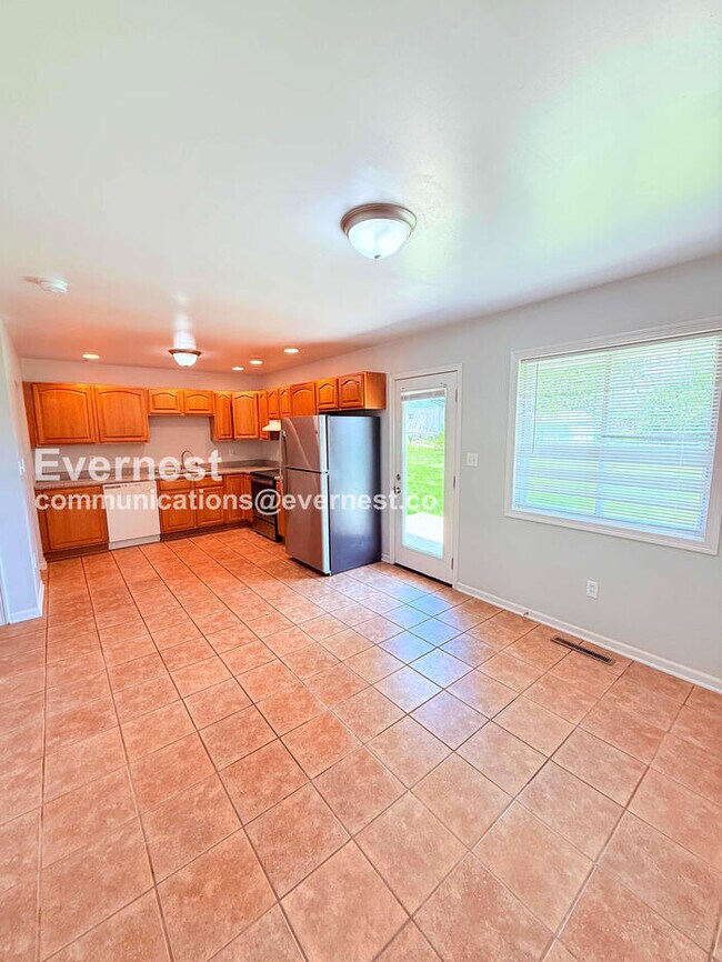 Foto del edificio - 2866 Hillgate Rd