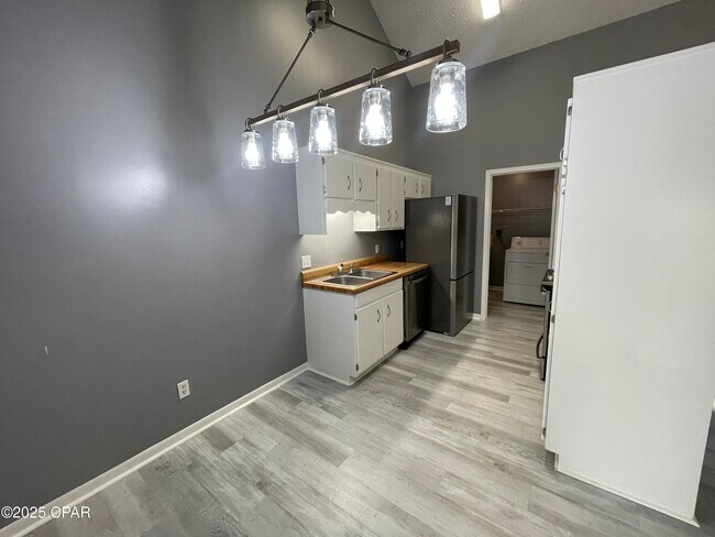 Foto del edificio - 132 Parker Village Cir