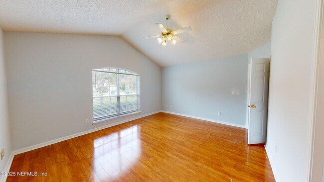 Foto del edificio - 4252 Eagles View Ln