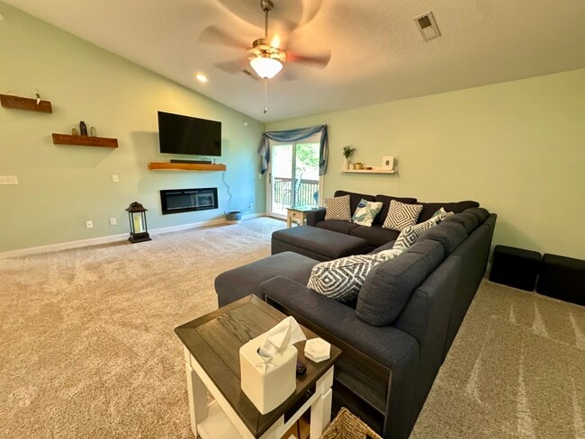 Building Photo - 4102 Creek Hill Dr