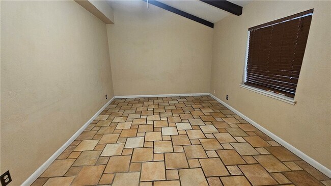 Building Photo - 140 Catalina Cir