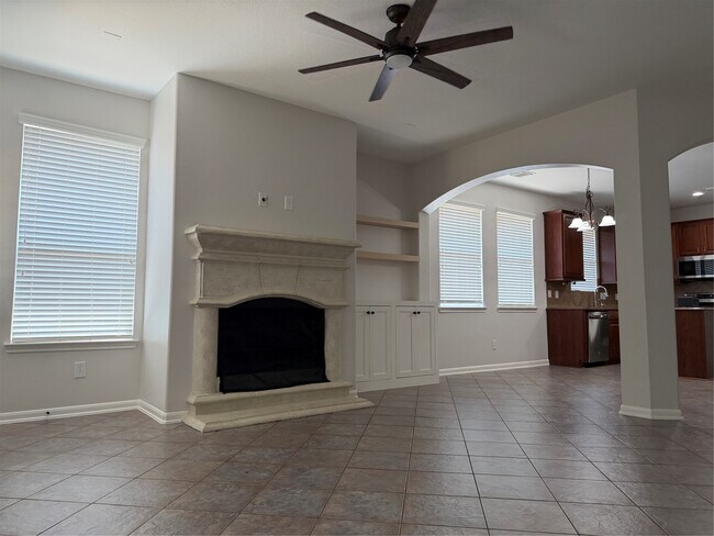 Foto del edificio - 15226 Olmstead Park Dr