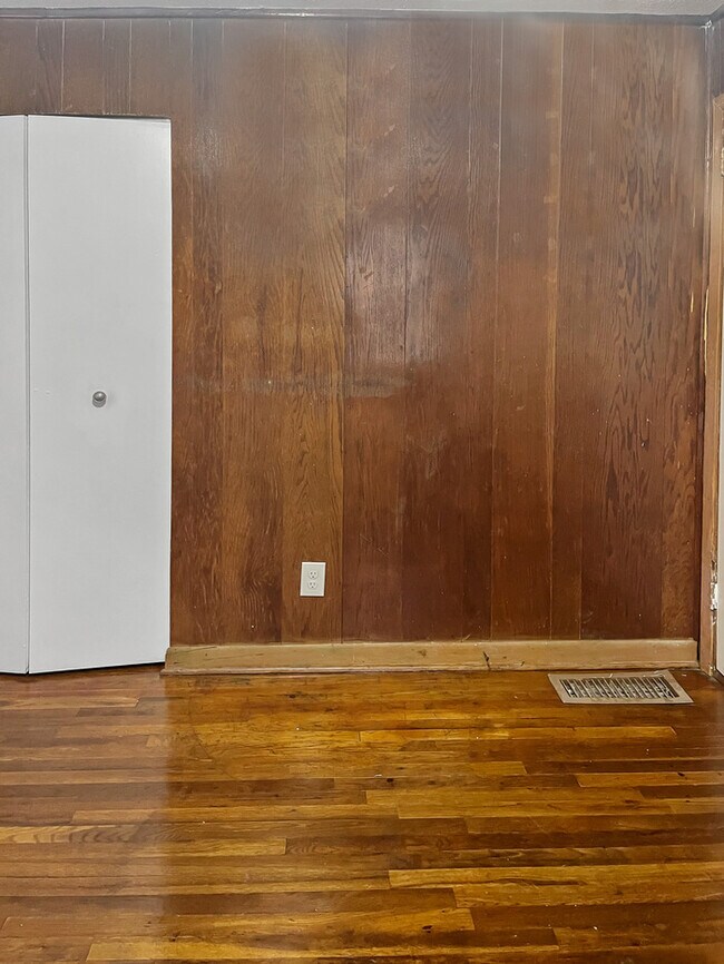 Building Photo - 3565 Fairlane Dr NW