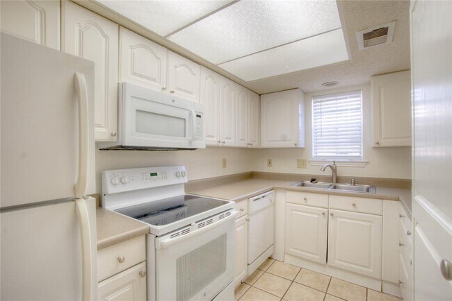 Foto del edificio - 3635 Garden Brook Dr